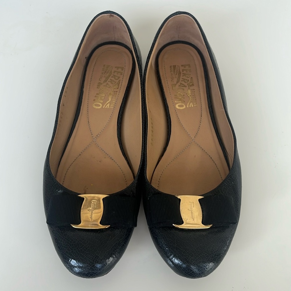 Salvatore Ferragamo Leather Ballet Flats Gold Buckle Bow in Women's 6.5